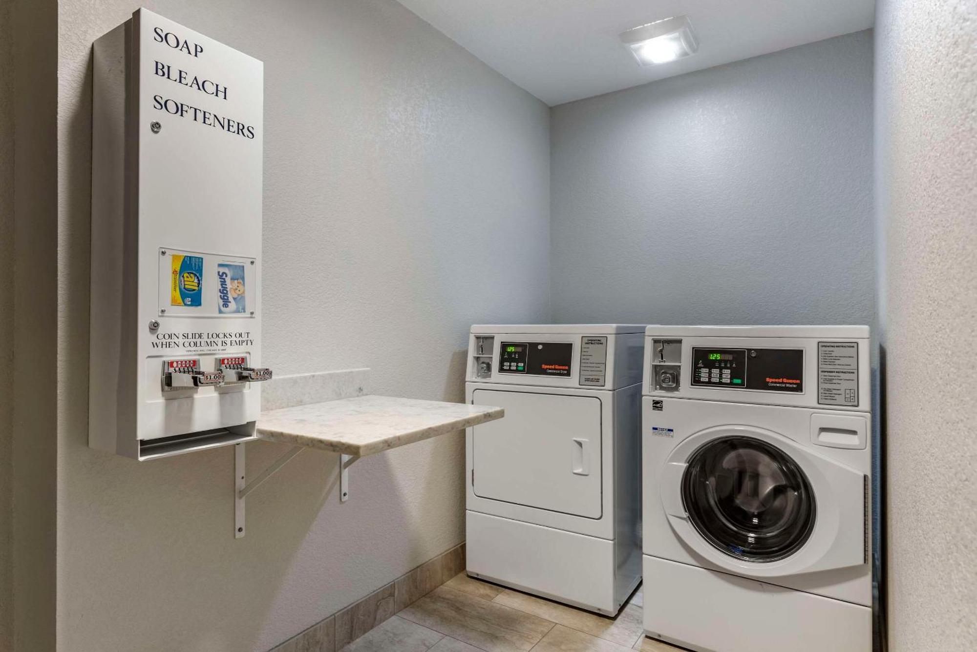 Comfort Inn & Suites Tualatin - Lake Oswego South Esterno foto
