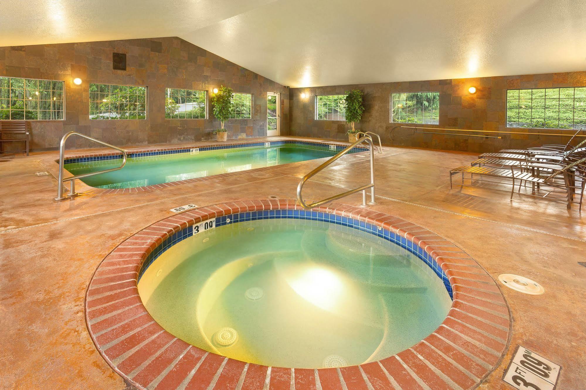 Comfort Inn & Suites Tualatin - Lake Oswego South Esterno foto